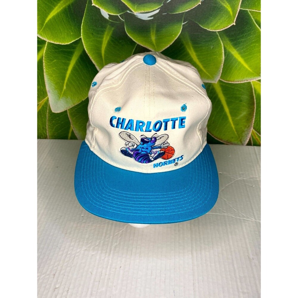 VINTAGE CHARLOTTE HORNETS SNAPBACK HAT CAP NBA